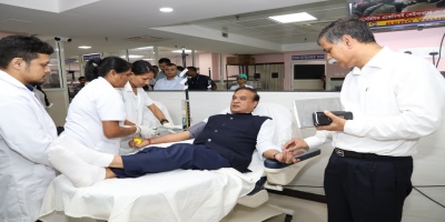 Honorable Chief Minister of Assam Dr. Himanta Biswa Sarma donating Blood in Blood Bank GMCH